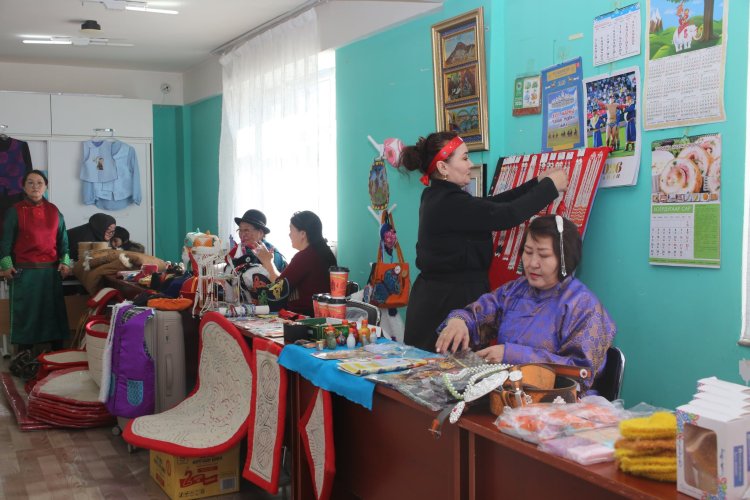 ҮЗЭСГЭЛЭН ХУДАЛДАА ЗОХИОН БАЙГУУЛАГДАЖ БАЙНА